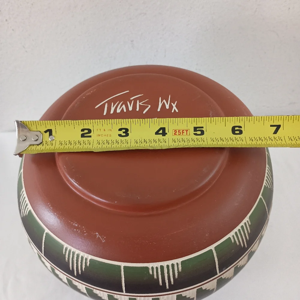 Signed Travis Williams Shoshone-Navajo Pottery - Picture 11 of 11